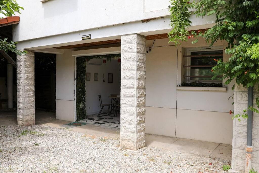 Appartement Rez-De-Chaussee Et Patio Romans-sur-Isere Exterior photo